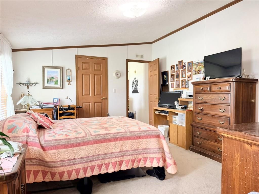 490 NE 18th Avenue — photo 40