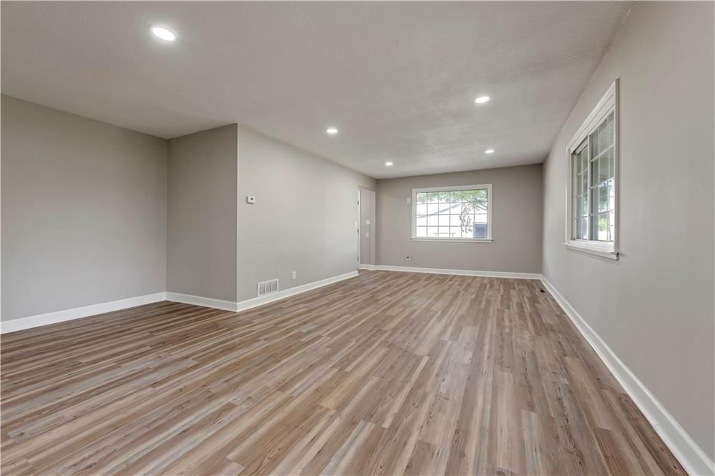21001 E 307 Street — photo 10