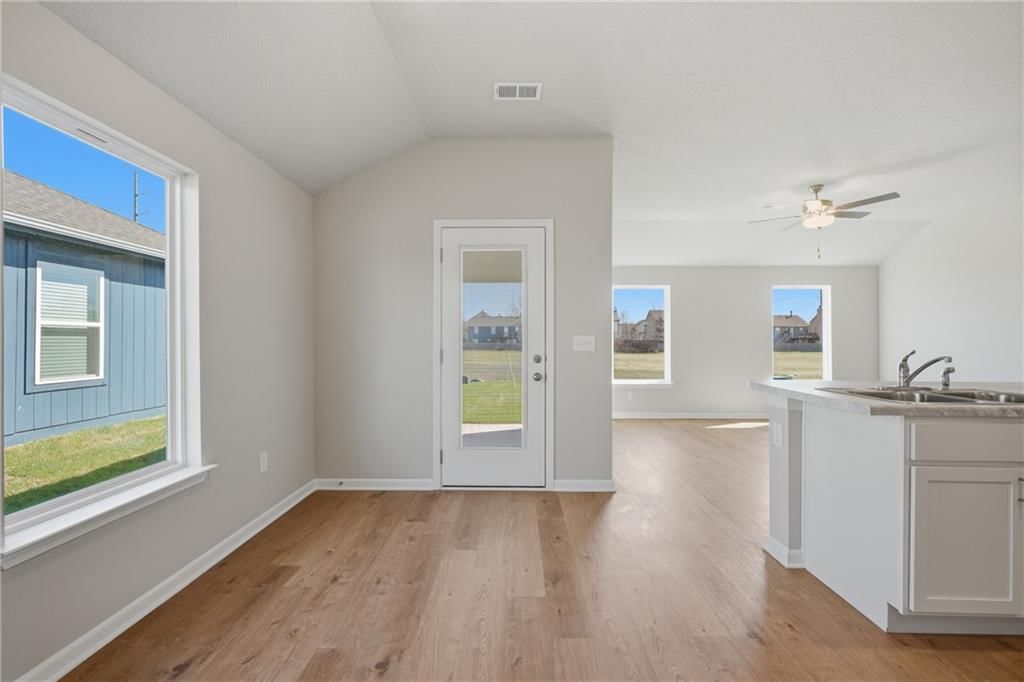 20271 W 195th Street — photo 2