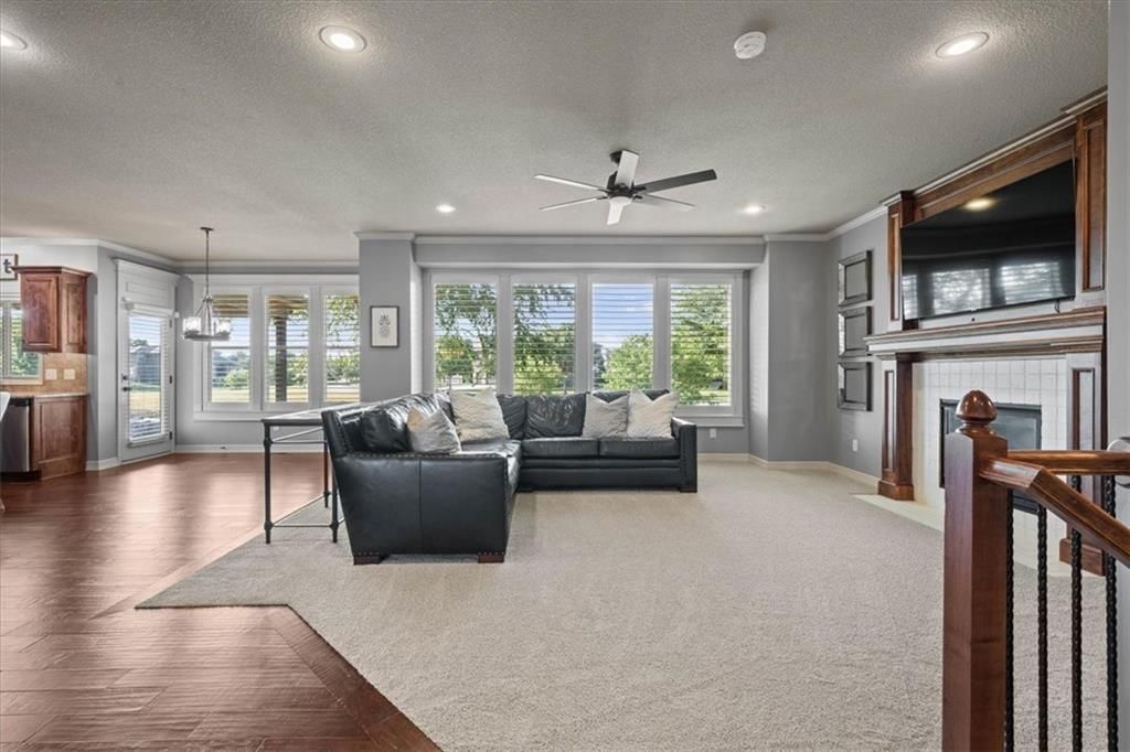 Photo 4 of 33 - 20867 W 108th Street, Olathe, KS 66061