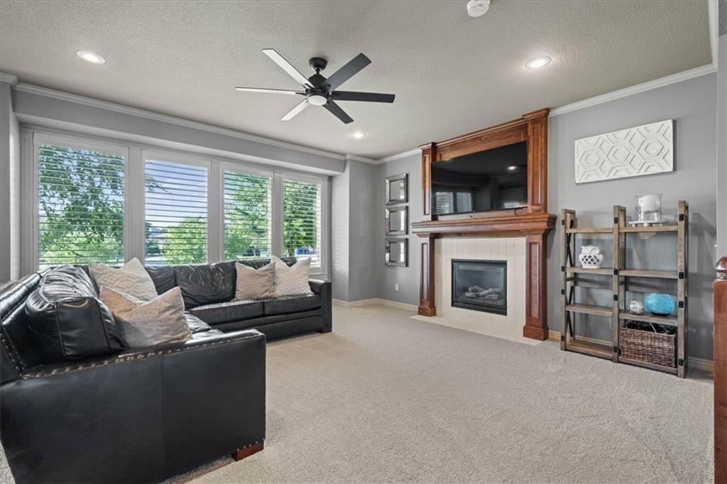 Photo 5 of 33 - 20867 W 108th Street, Olathe, KS 66061