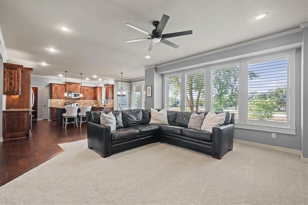 Photo 6 of 33 - 20867 W 108th Street, Olathe, KS 66061