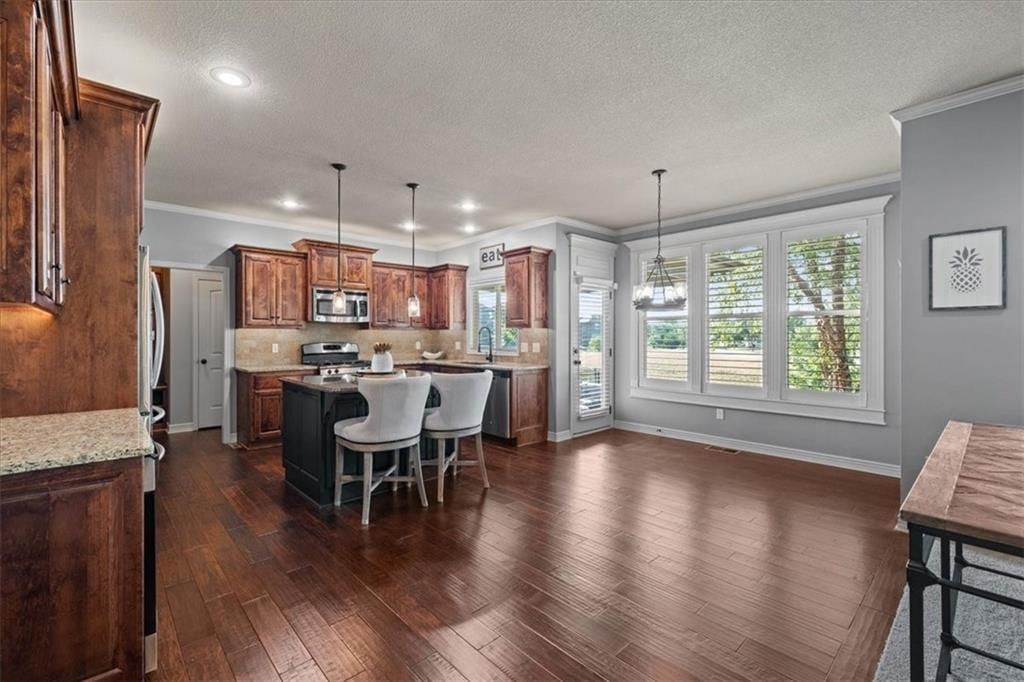 Photo 8 of 33 - 20867 W 108th Street, Olathe, KS 66061