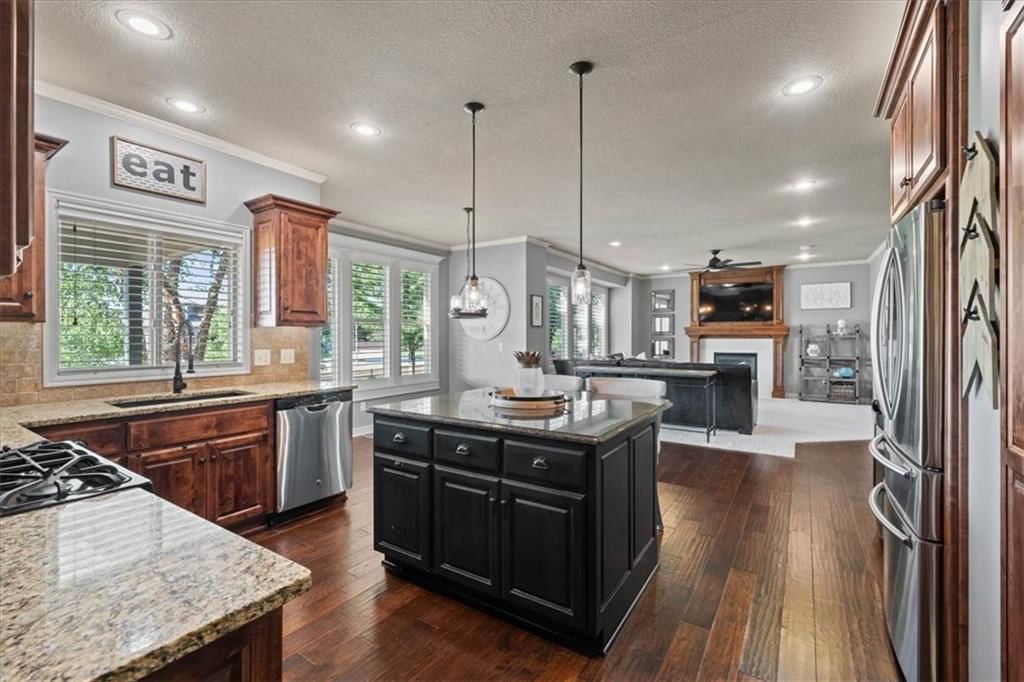 Photo 11 of 33 - 20867 W 108th Street, Olathe, KS 66061