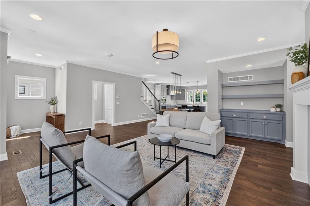 729 Corbin Terrace — photo 3