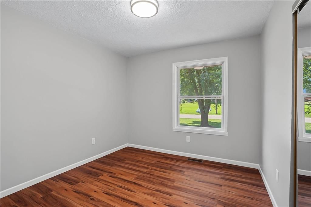 707 E 3rd Street — photo 13