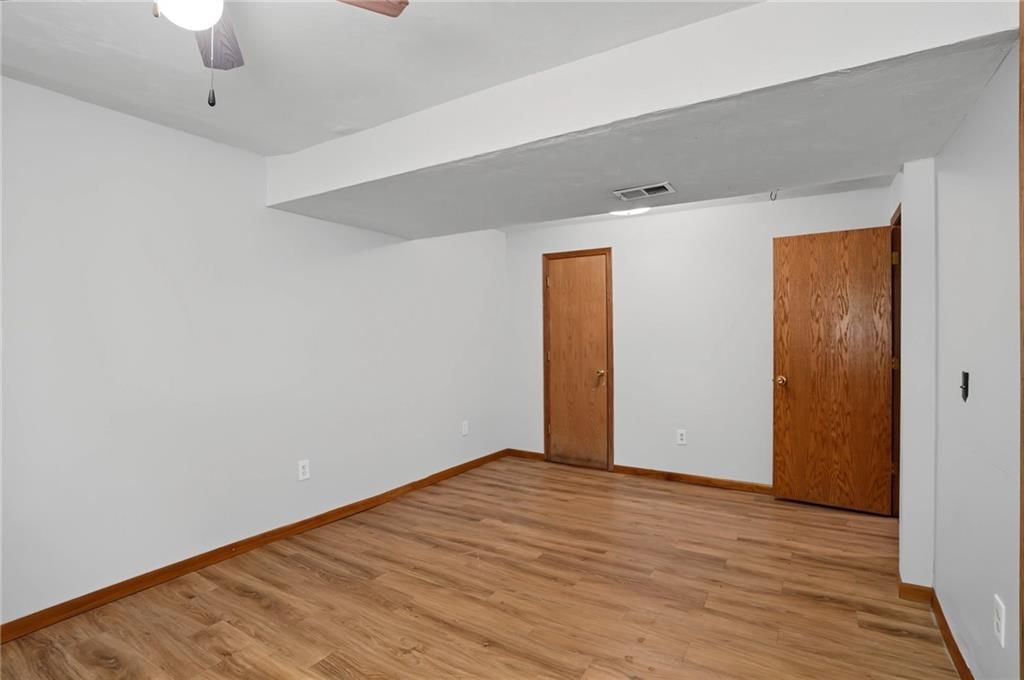 707 E 3rd Street — photo 32