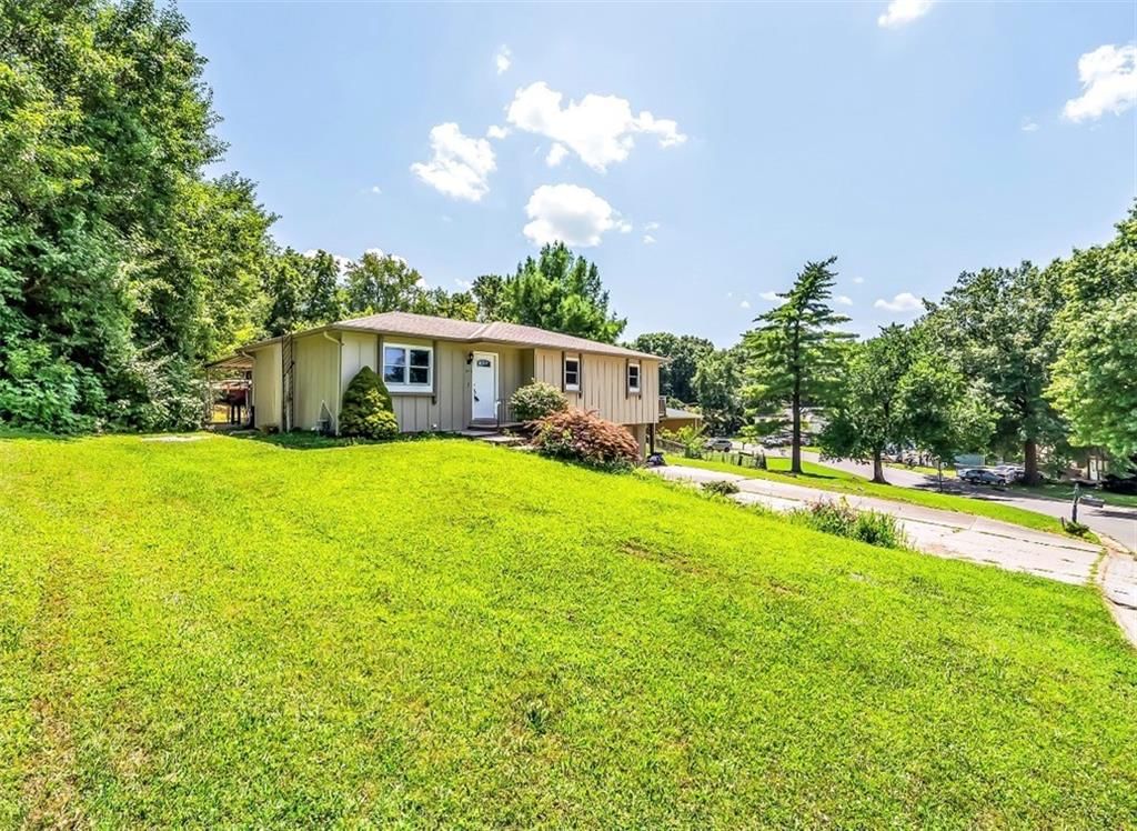Photo 5 of 19 - 3431 N 70TH Terrace, Kansas City, KS 66109