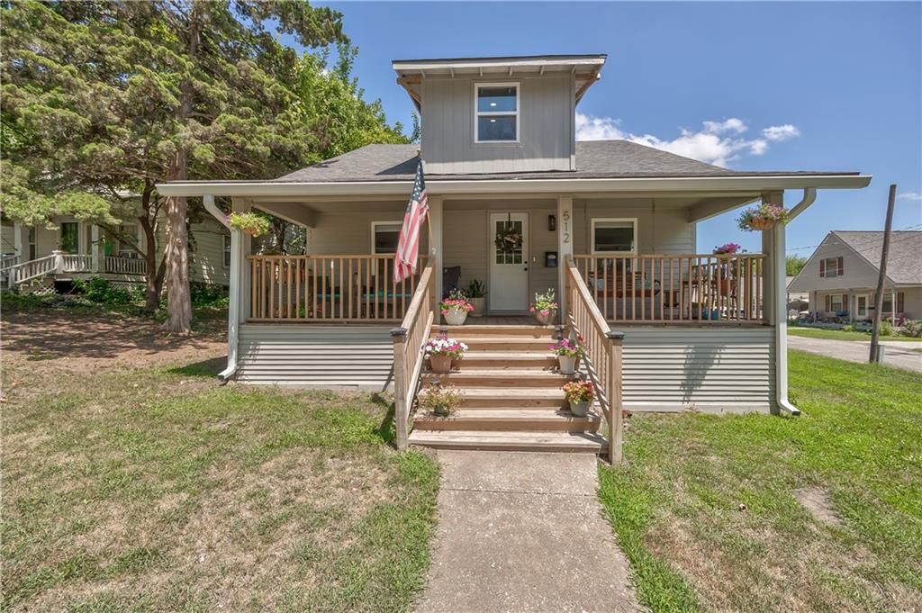 512 E Lexington Street — photo 2