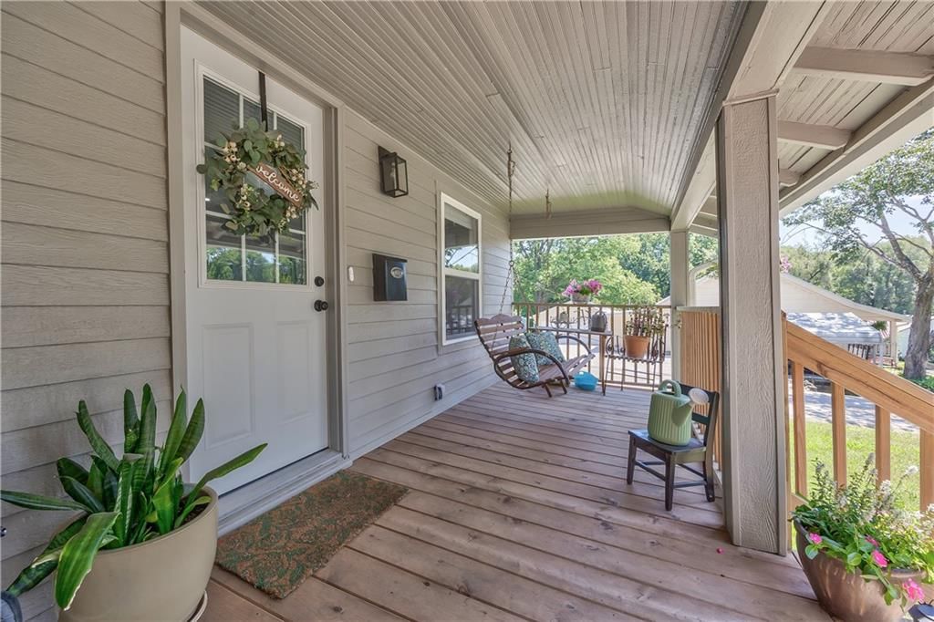 512 E Lexington Street — photo 3