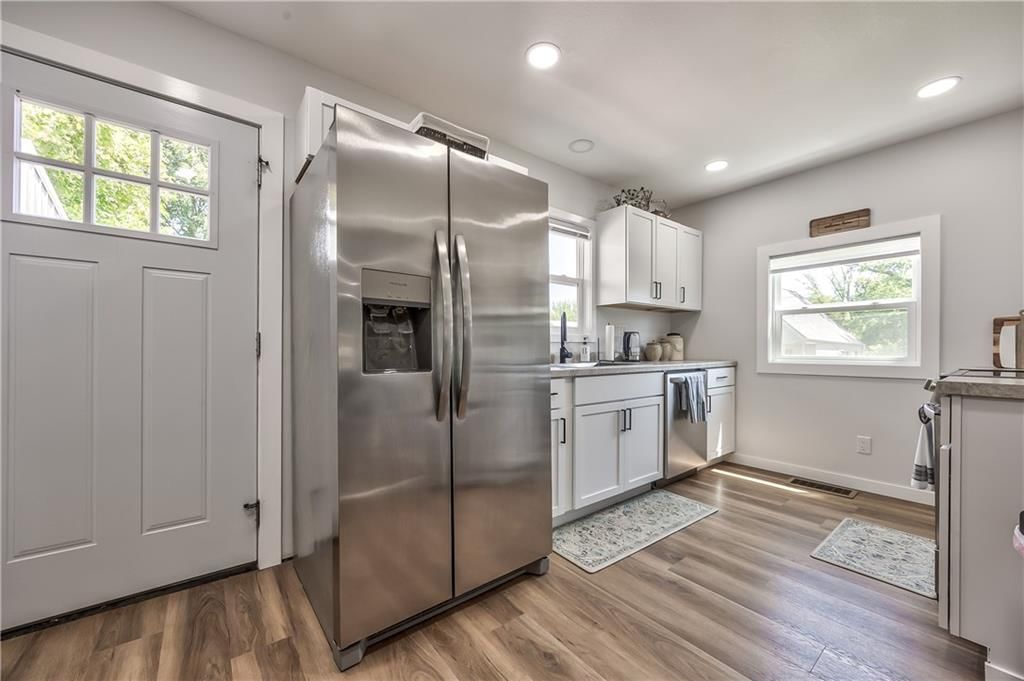 512 E Lexington Street — photo 5