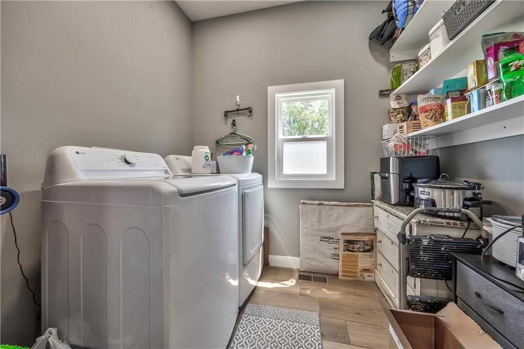 512 E Lexington Street — photo 9