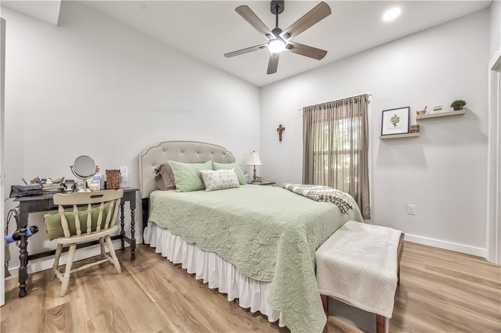 512 E Lexington Street — photo 17