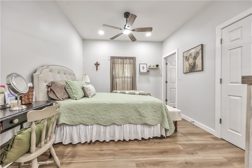 512 E Lexington Street — photo 19