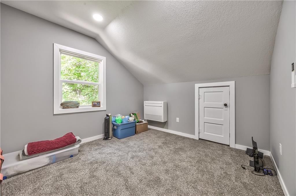 512 E Lexington Street — photo 23