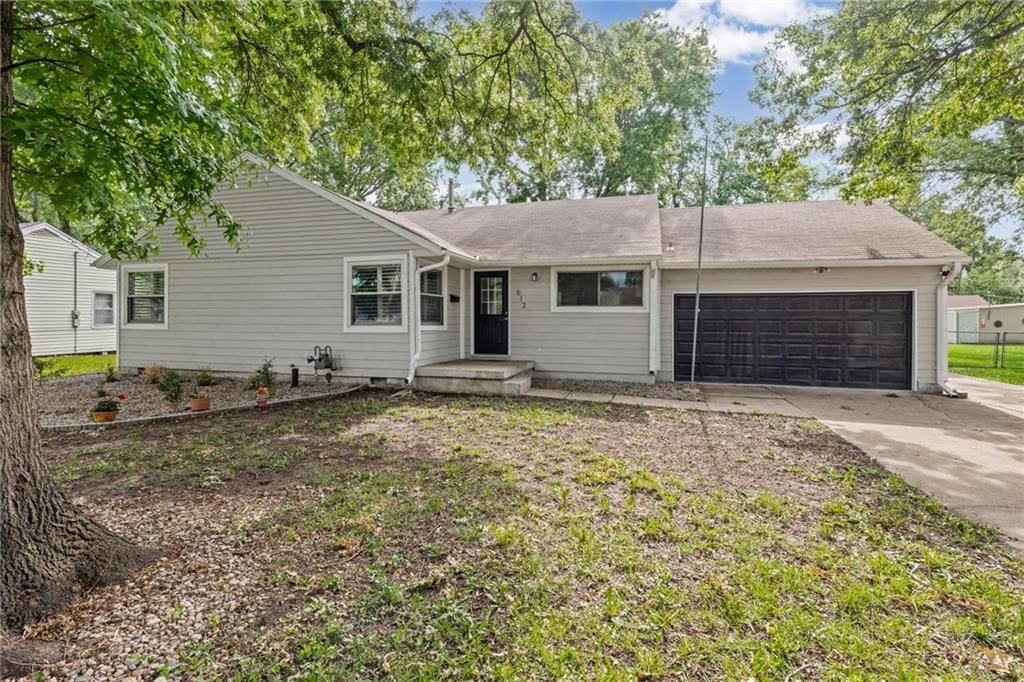 612 S Sherman Avenue — photo 1