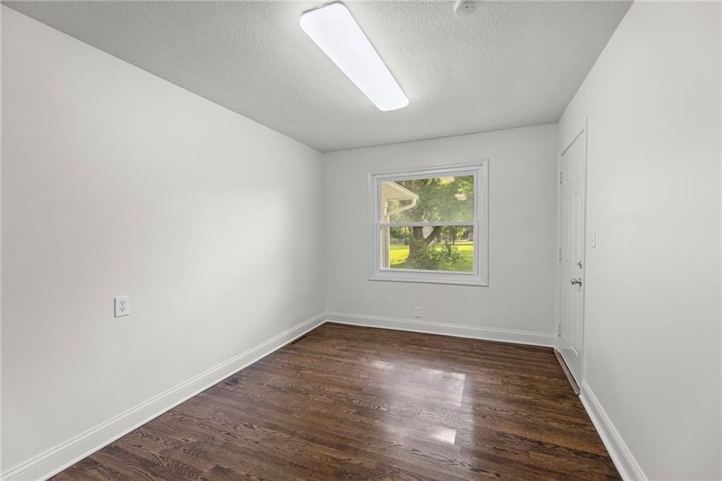 612 S Sherman Avenue — photo 7