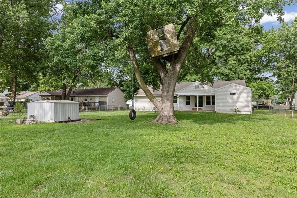 612 S Sherman Avenue — photo 39