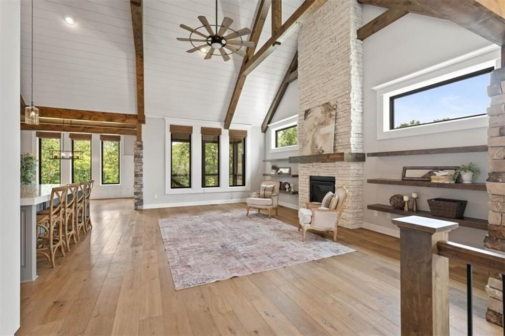 105 NW Ambersham Drive — photo 4