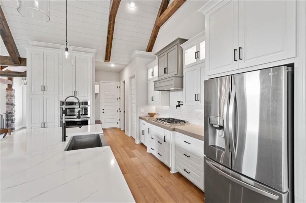105 NW Ambersham Drive — photo 10