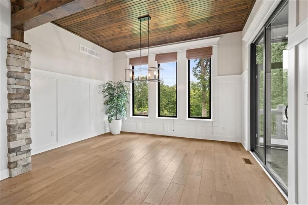 105 NW Ambersham Drive — photo 11