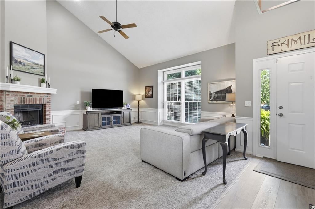5106 Anderson Street — photo 2
