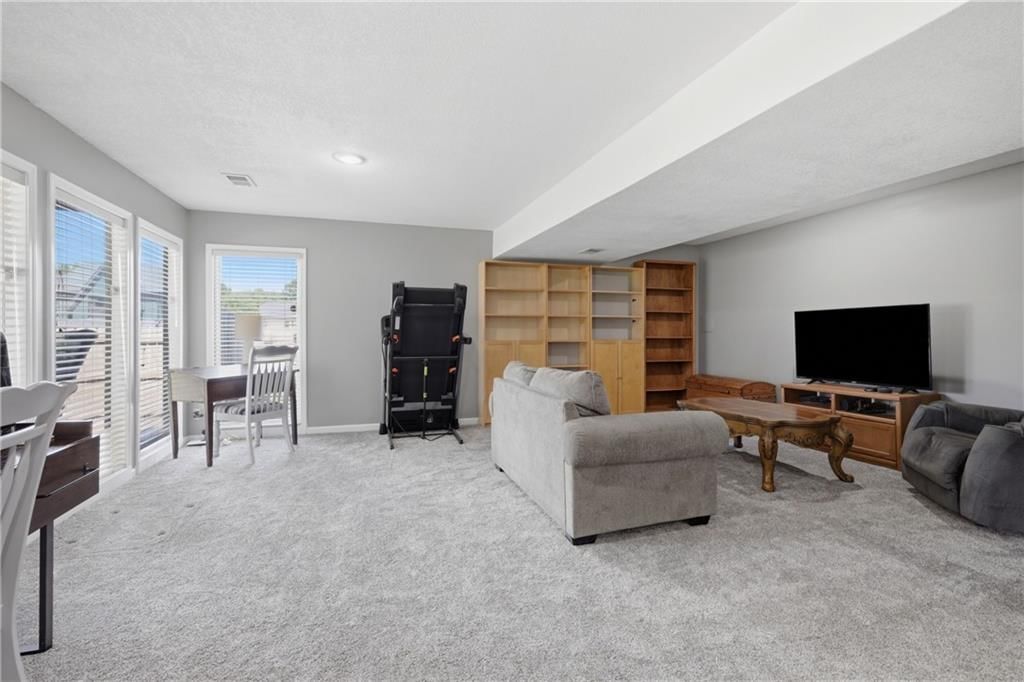 5106 Anderson Street — photo 23