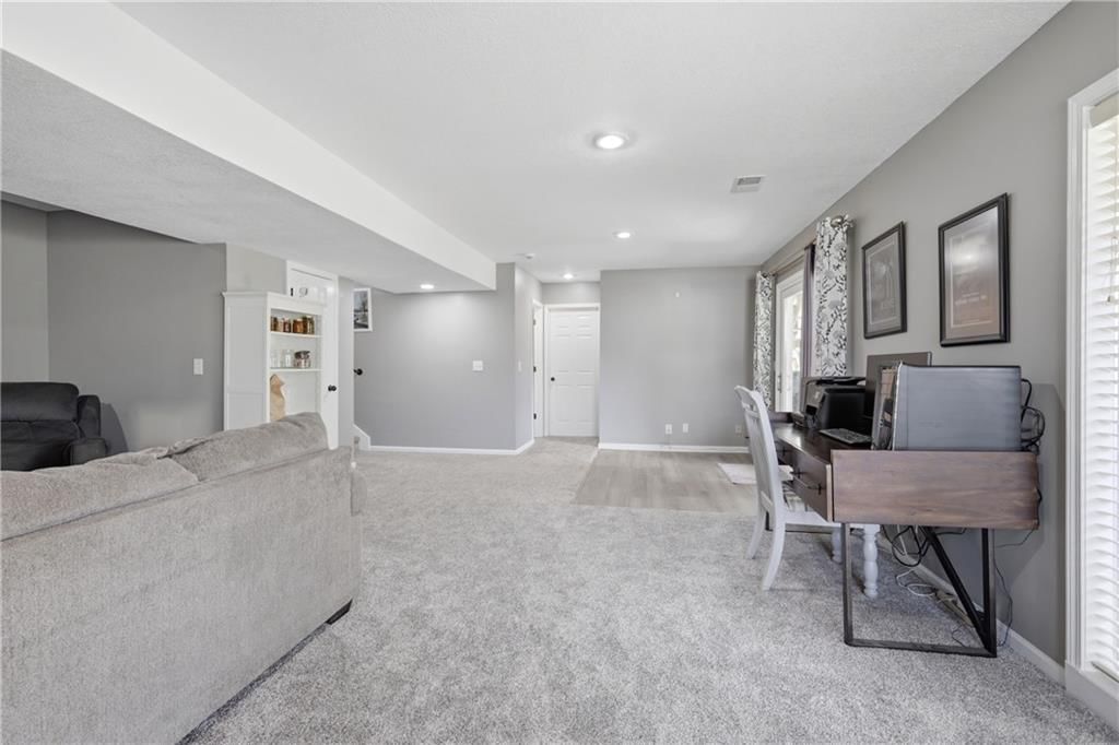 5106 Anderson Street — photo 24