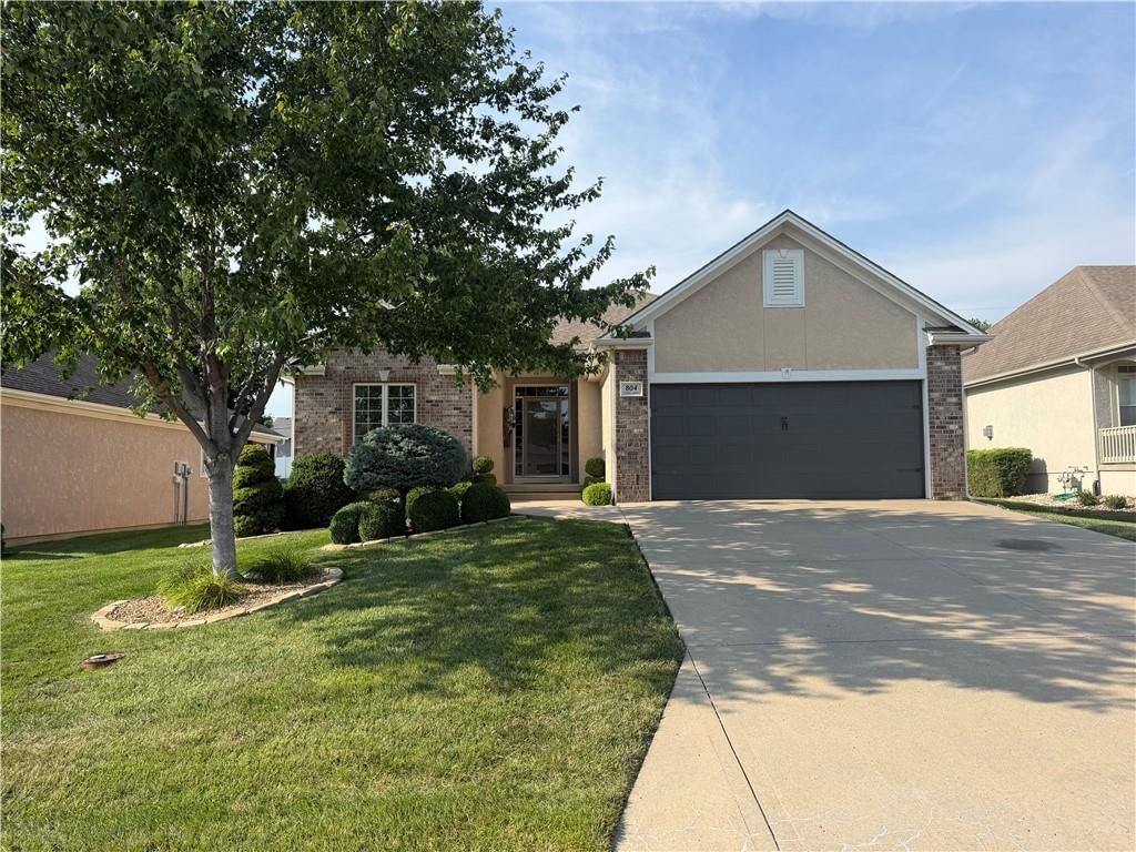 804 NW Cedar Lane — photo 1