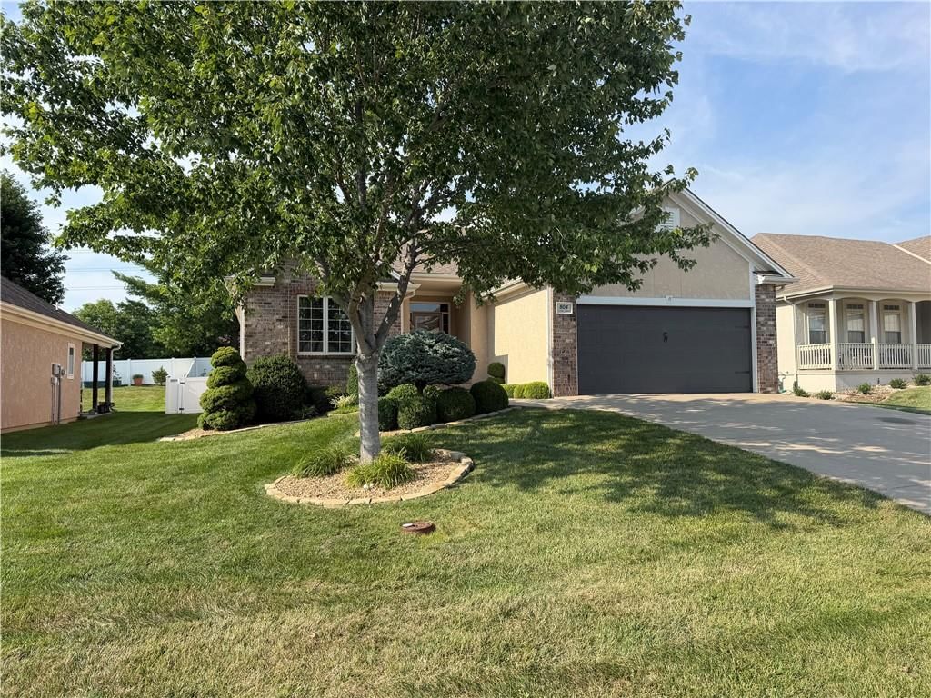 804 NW Cedar Lane — photo 2