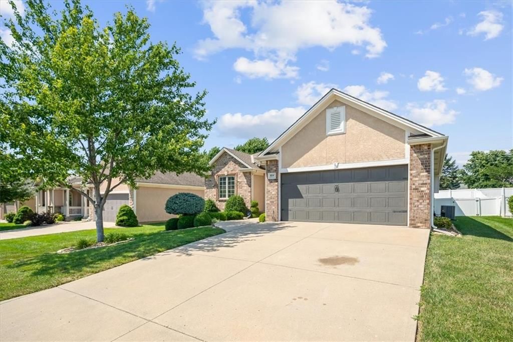 804 NW Cedar Lane — photo 3