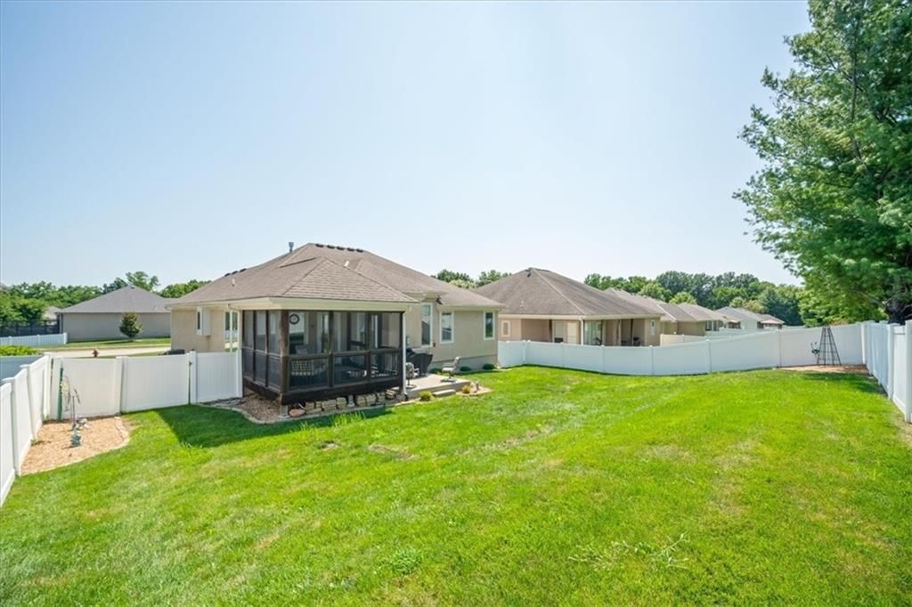 804 NW Cedar Lane — photo 37