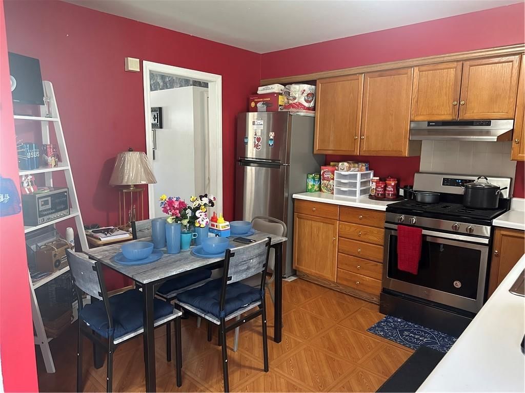 8602 Winchester Avenue — photo 4