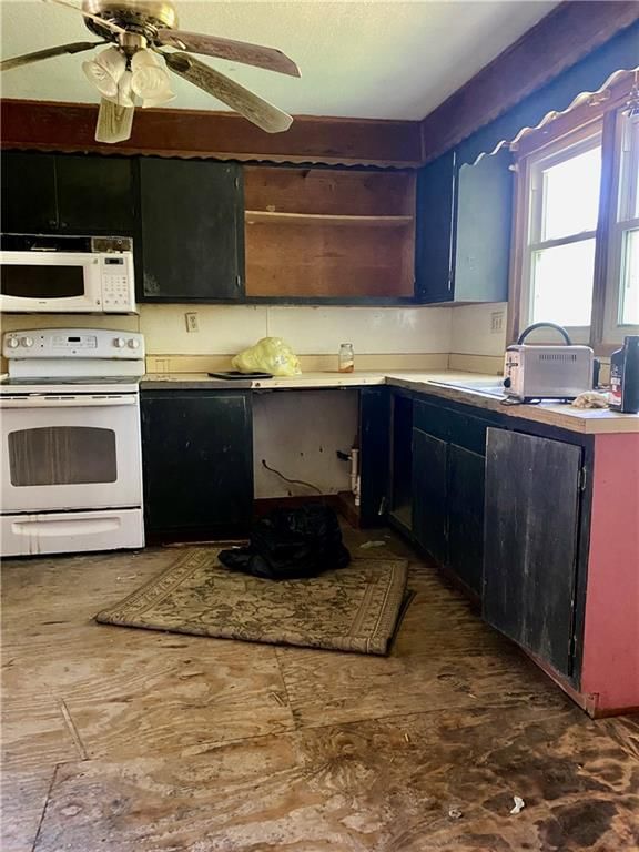210 N BATES Avenue — photo 11
