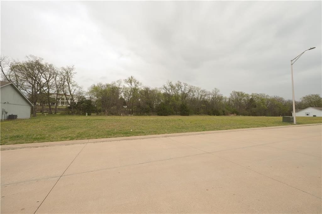 202 E John Street — photo 1