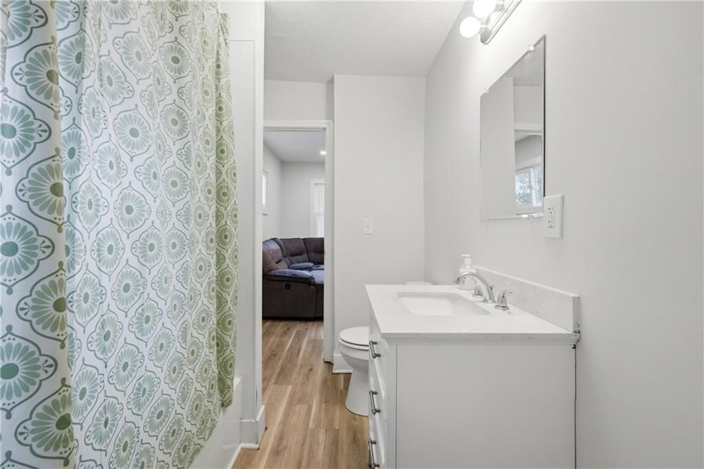 2404 Denver Avenue — photo 12