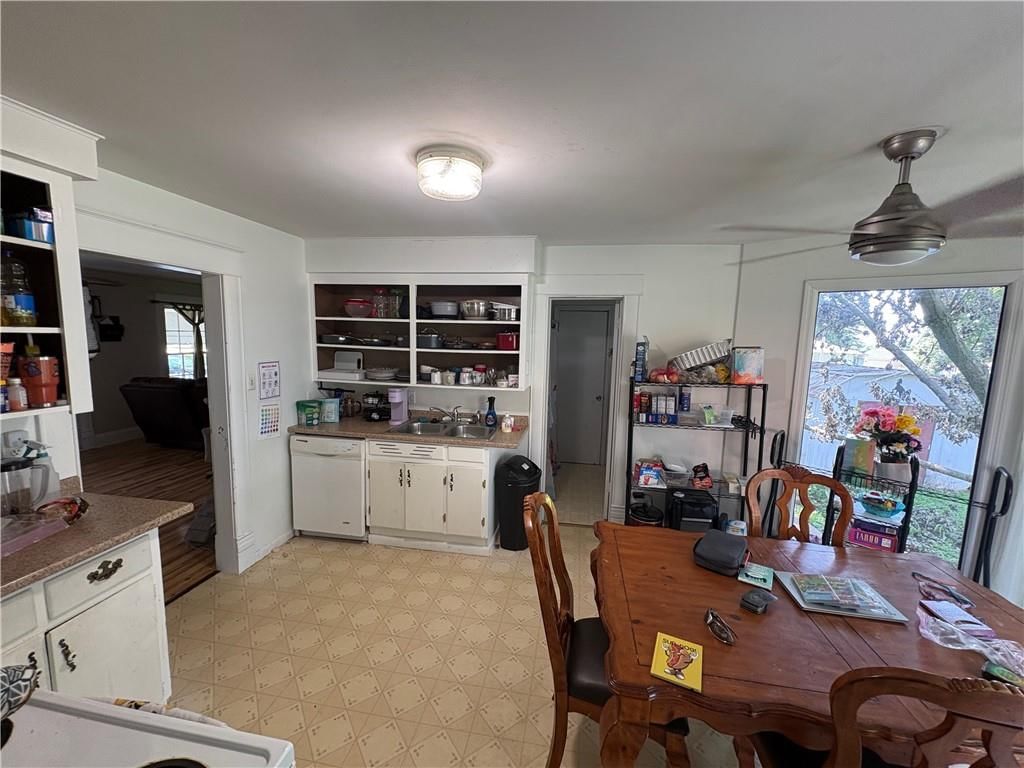 304 S Rogers Road — photo 4
