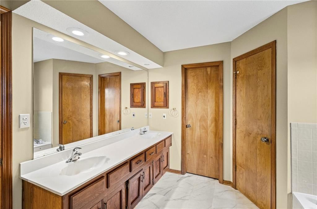 10915 W 98TH Street — photo 19
