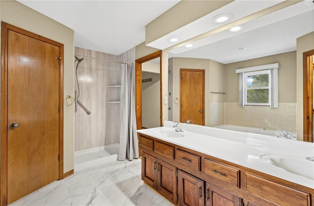 10915 W 98TH Street — photo 20