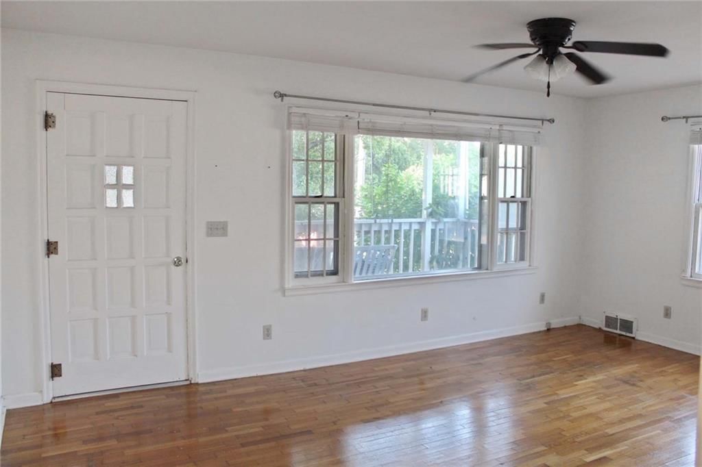 601 W Broadway Street — photo 7