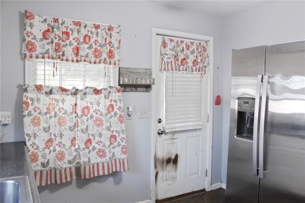 601 W Broadway Street — photo 12