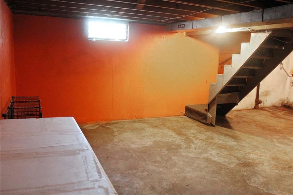 601 W Broadway Street — photo 22