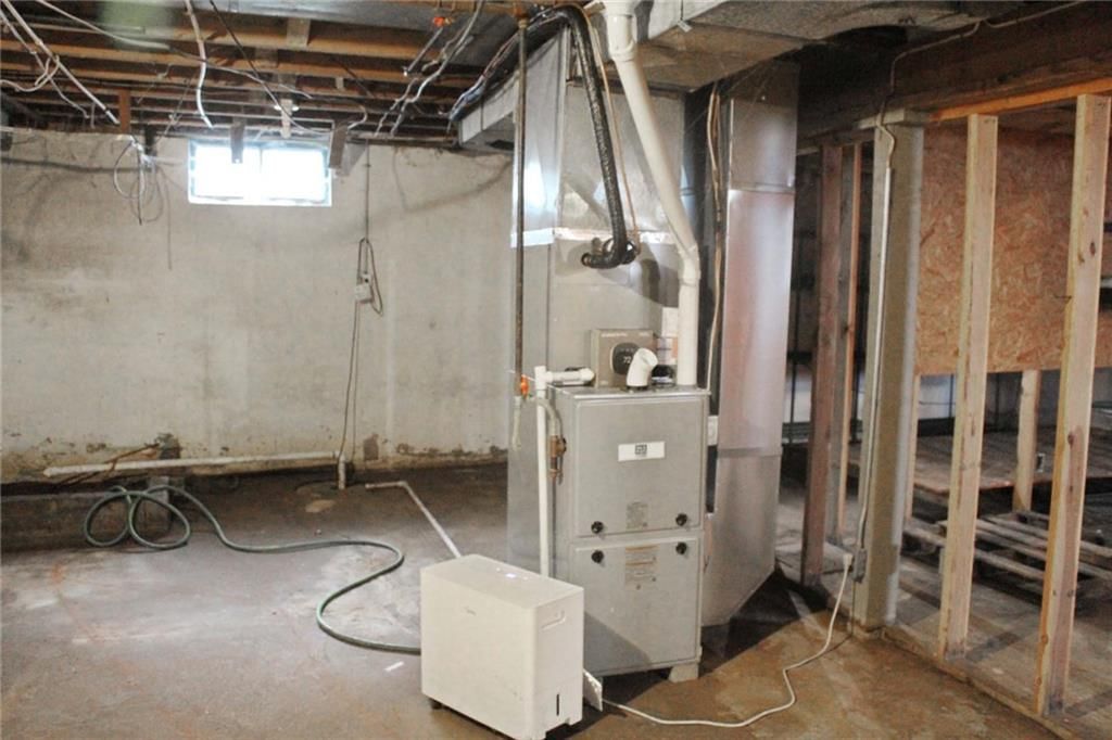 601 W Broadway Street — photo 23