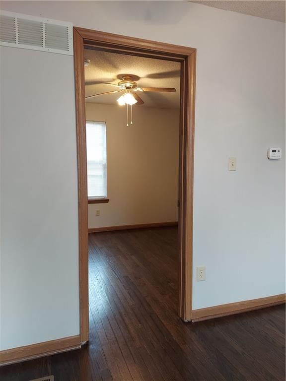 1610 S Northern Boulevard — photo 32