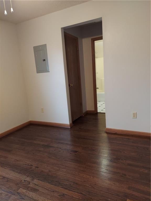 1610 S Northern Boulevard — photo 36