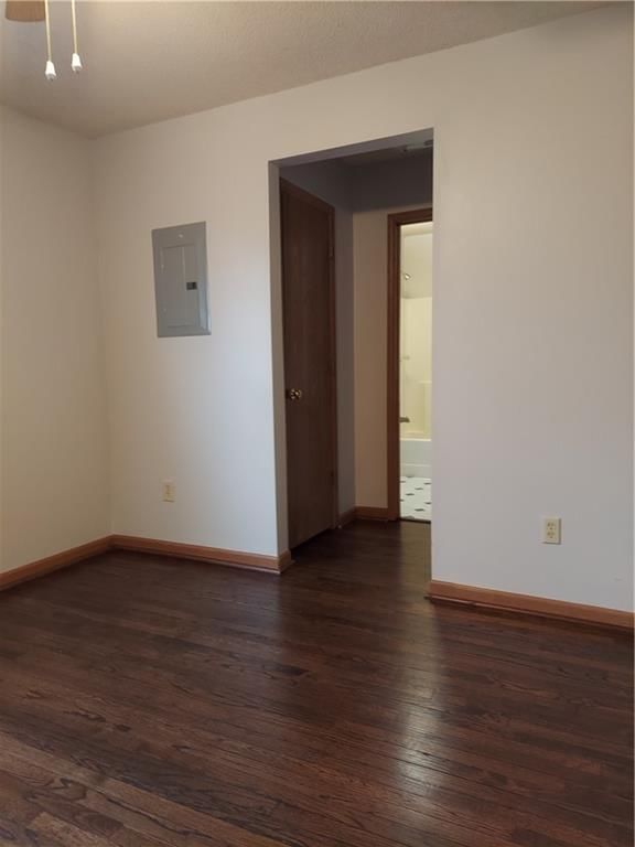 1610 S Northern Boulevard — photo 37
