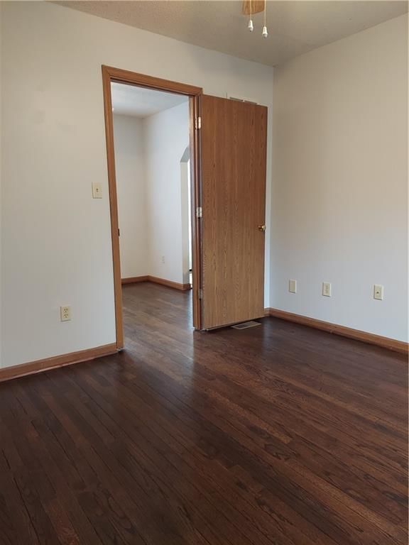 1610 S Northern Boulevard — photo 38