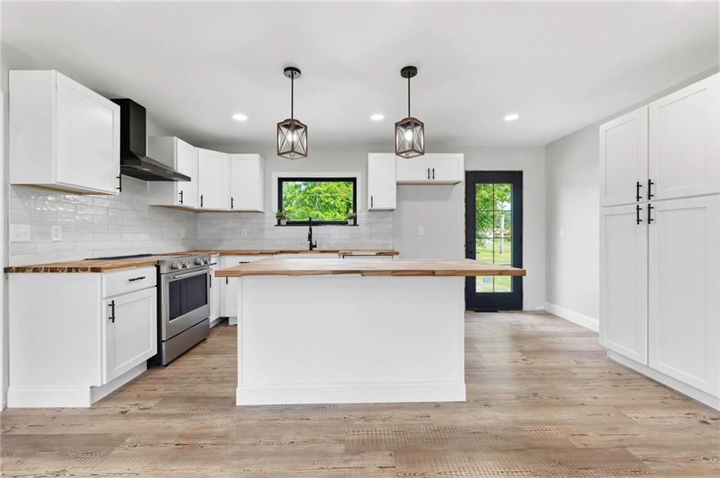 2103 Jil Street — photo 8