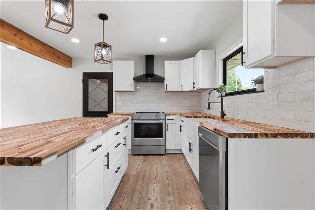 2103 Jil Street — photo 11