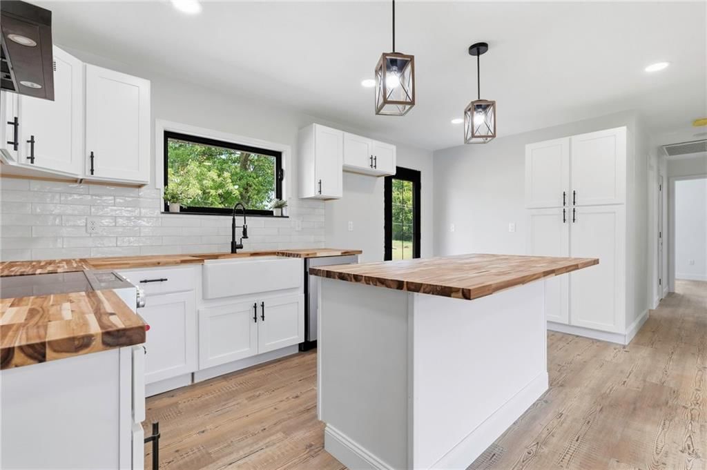 2103 Jil Street — photo 12